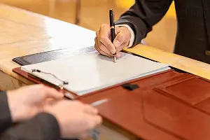 美国10年旅游签证可以带多久